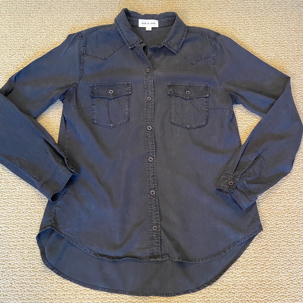 ❌SOLD❌ Cloth & Stone Washed Button Down